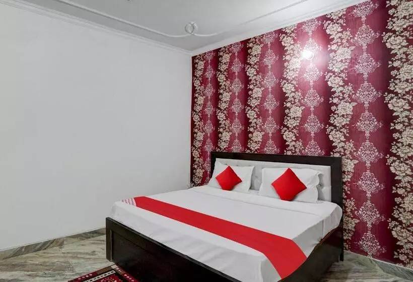 Hotelli Flagship The Royal Guest House
