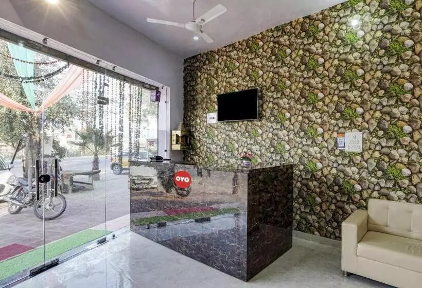 Hotelli Flagship The Royal Guest House