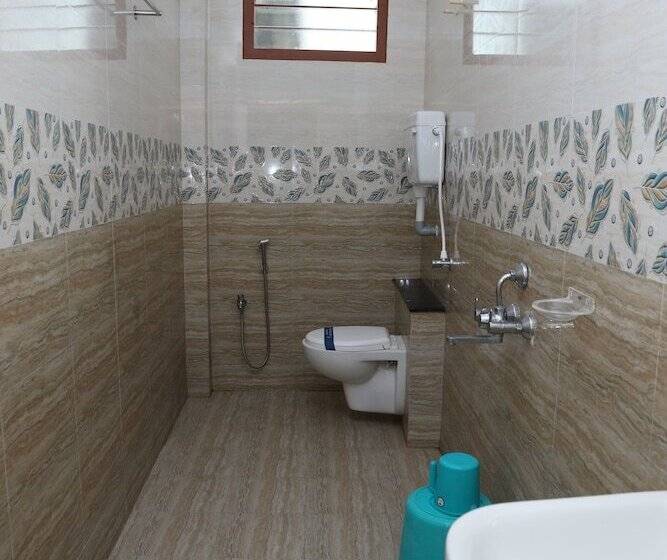 فندق Martine S Residency