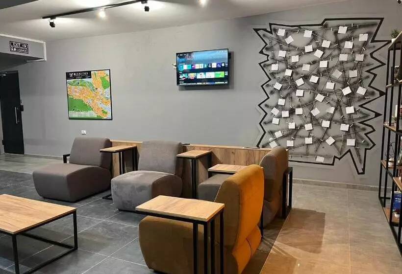 Mickitos Urban Hostel