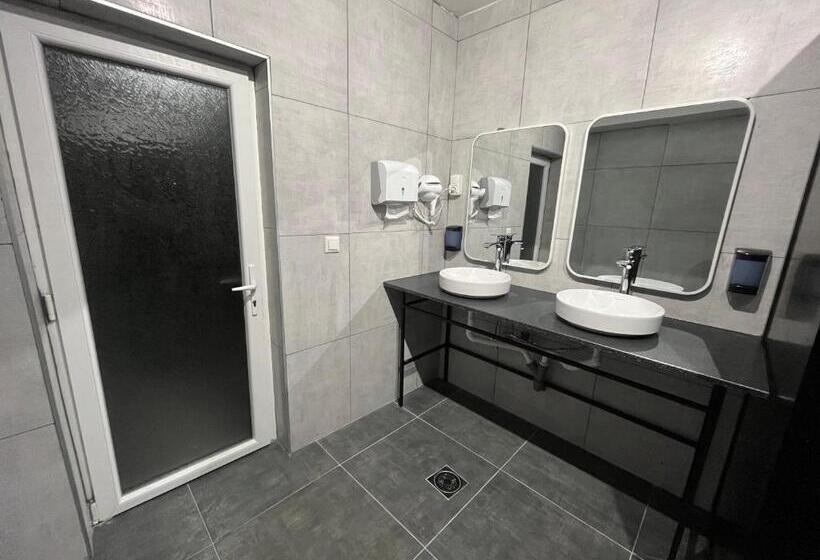 Mickitos Urban Hostel