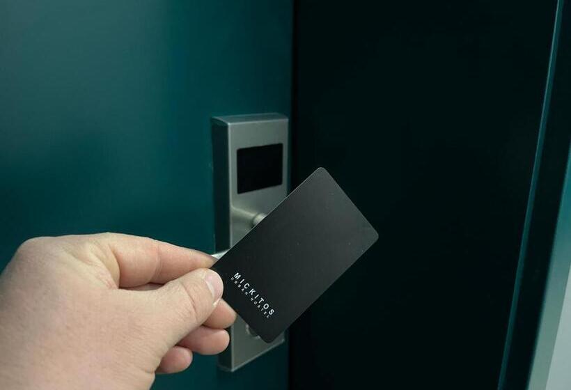 Mickitos Urban Hostel