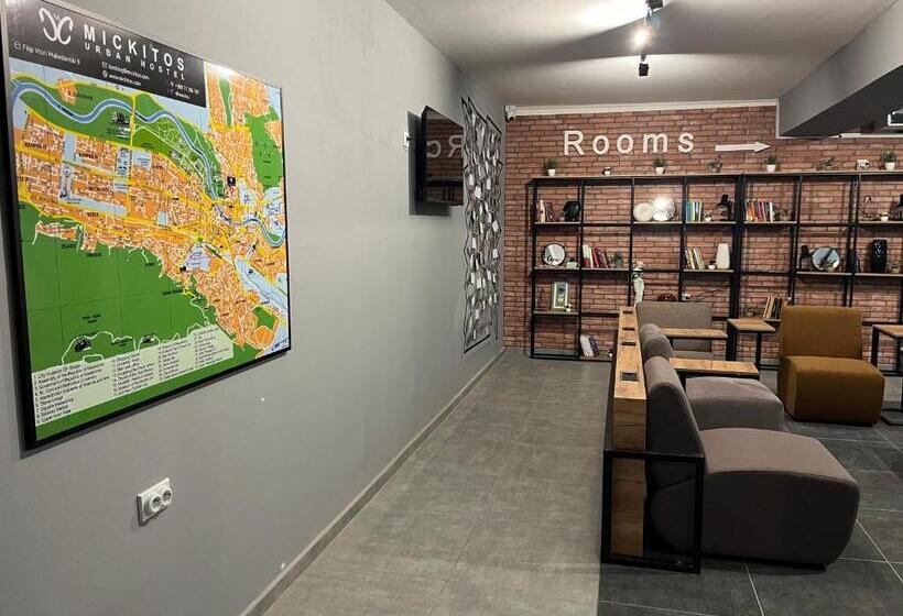 Mickitos Urban Hostel