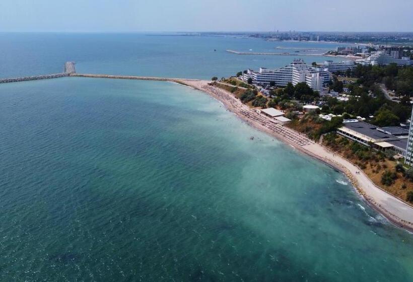 Пансион Apartamente Liliacul