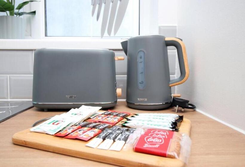 פנסיון Bristol Street | Cohost Partners