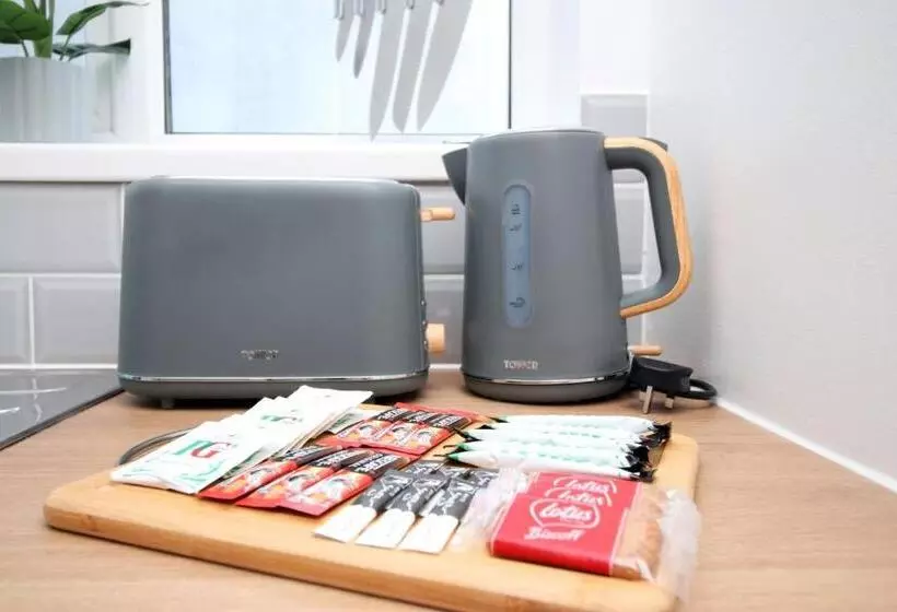 پانسیون Bristol Street | Cohost Partners