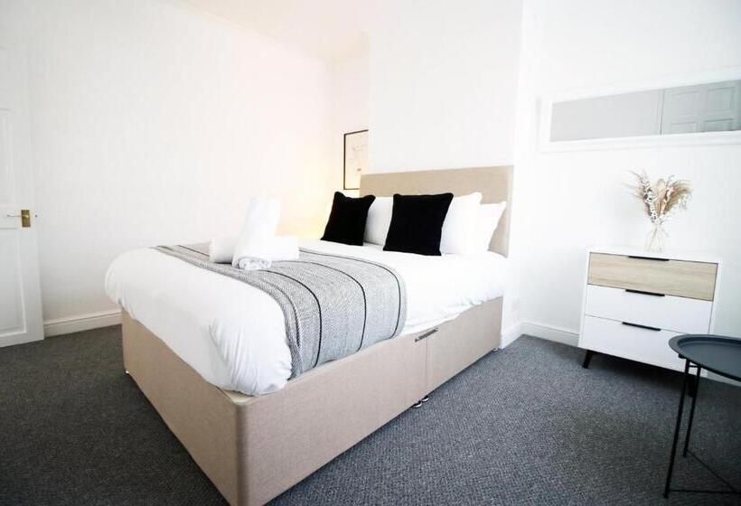 פנסיון Bristol Street | Cohost Partners