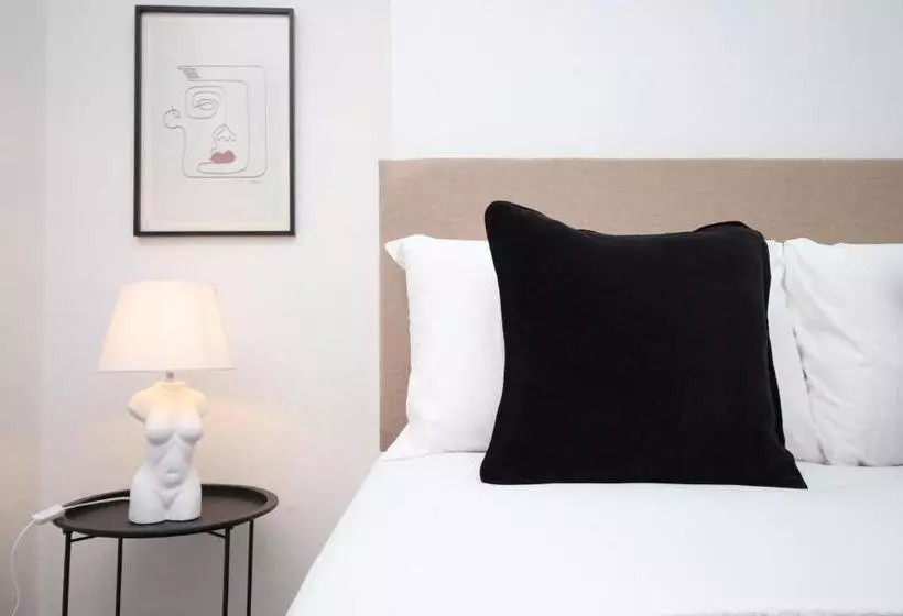 پانسیون Bristol Street | Cohost Partners