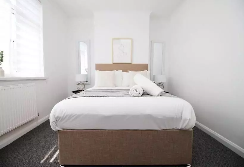 پانسیون Bristol Street | Cohost Partners