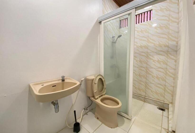 Пансион Super Wonderful 5 Bedrooms With Bathroom Villa Marion Tomohon