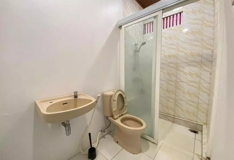 Majatalo Super Wonderful 5 Bedrooms With Bathroom Villa Marion Tomohon