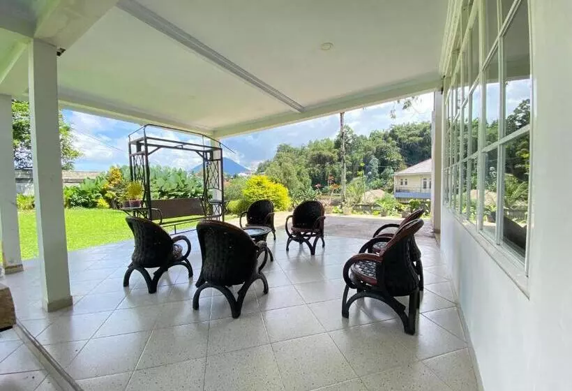 Majatalo Super Wonderful 5 Bedrooms With Bathroom Villa Marion Tomohon