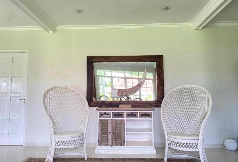 Пансион Super Wonderful 5 Bedrooms With Bathroom Villa Marion Tomohon