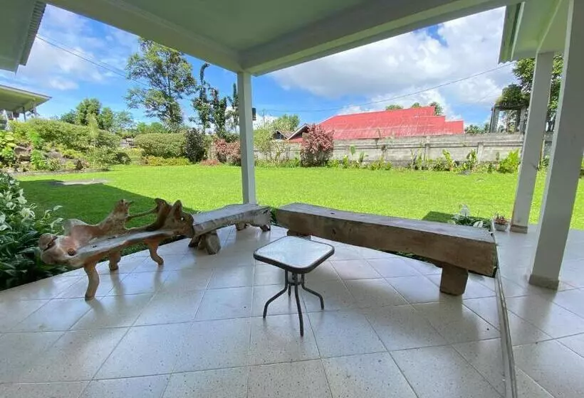 Majatalo Super Wonderful 5 Bedrooms With Bathroom Villa Marion Tomohon