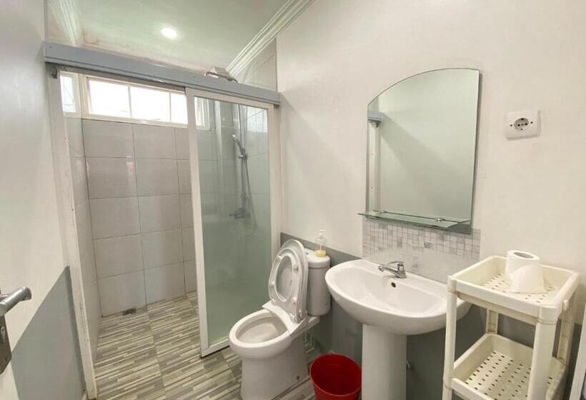 Пансион Super Wonderful 5 Bedrooms With Bathroom Villa Marion Tomohon