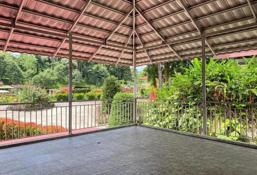 Пансион Super Wonderful 5 Bedrooms With Bathroom Villa Marion Tomohon