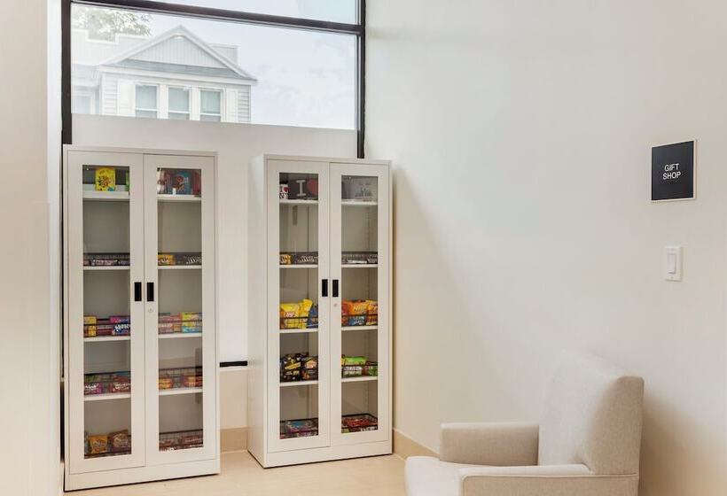 酒店 Red Roof Inn Plus Jamaica, Ny   Jfk Airport