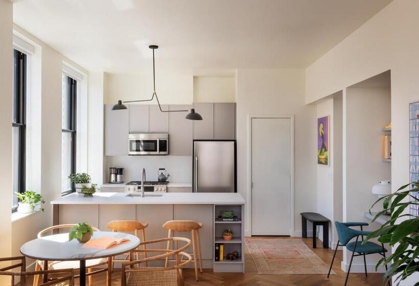 هتل Roost Detroit