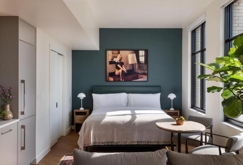 هتل Roost Detroit