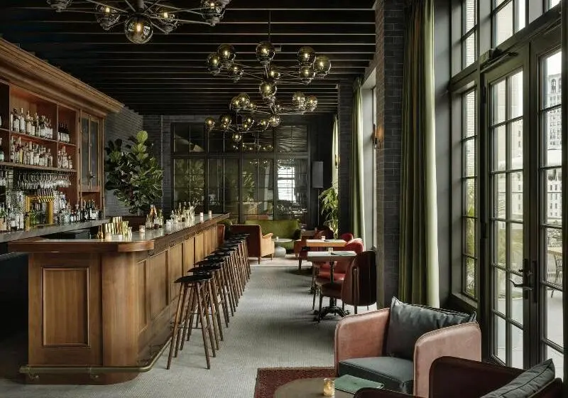 هتل Roost Detroit