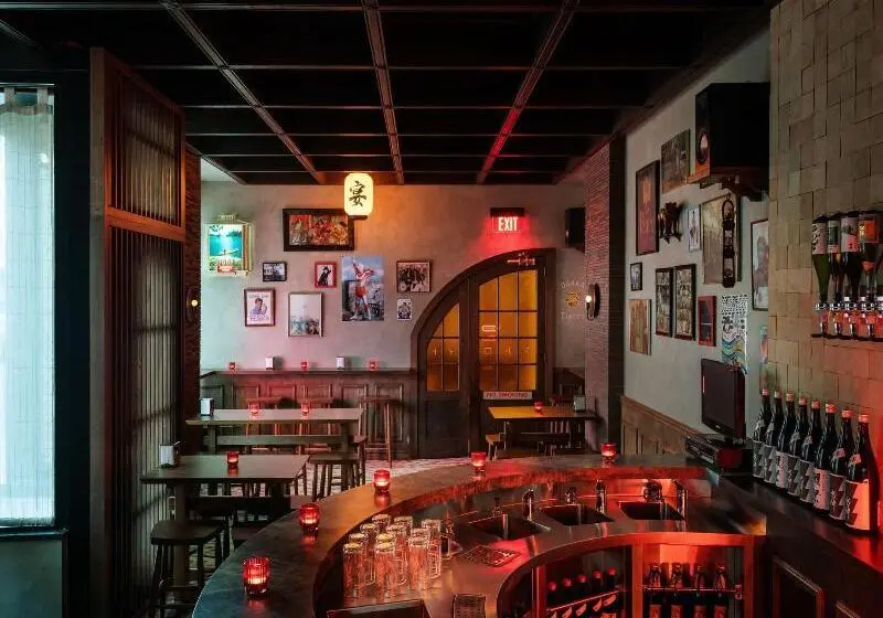 هتل Roost Detroit