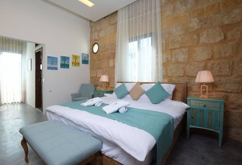 تختخواب و صبحانه Beit Laure