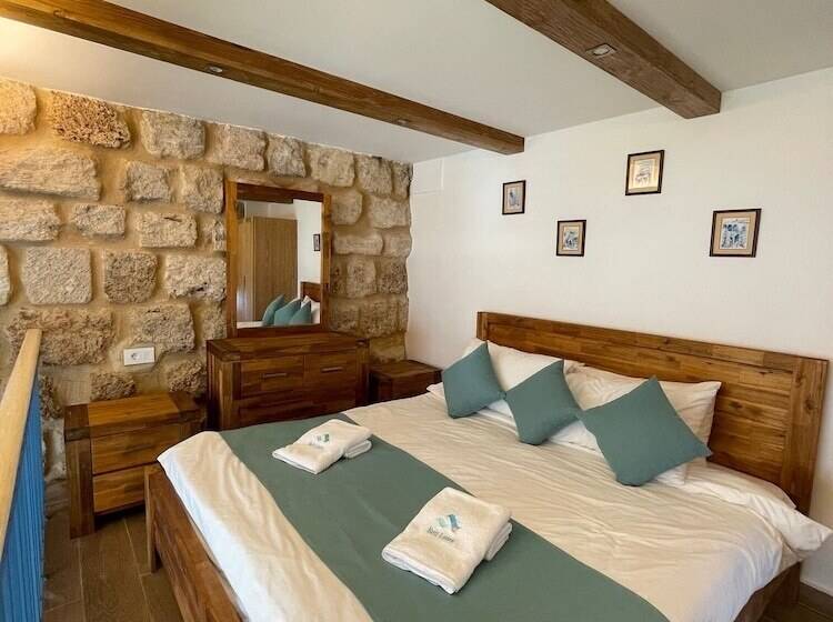 تختخواب و صبحانه Beit Laure