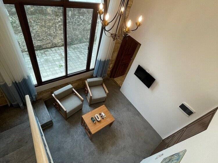 تختخواب و صبحانه Beit Laure