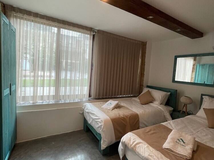 تختخواب و صبحانه Beit Laure