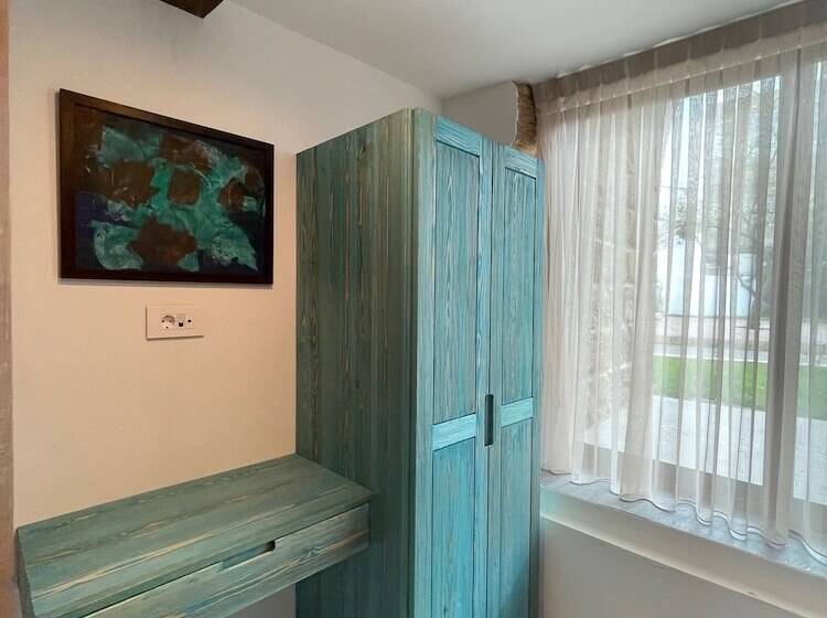 تختخواب و صبحانه Beit Laure