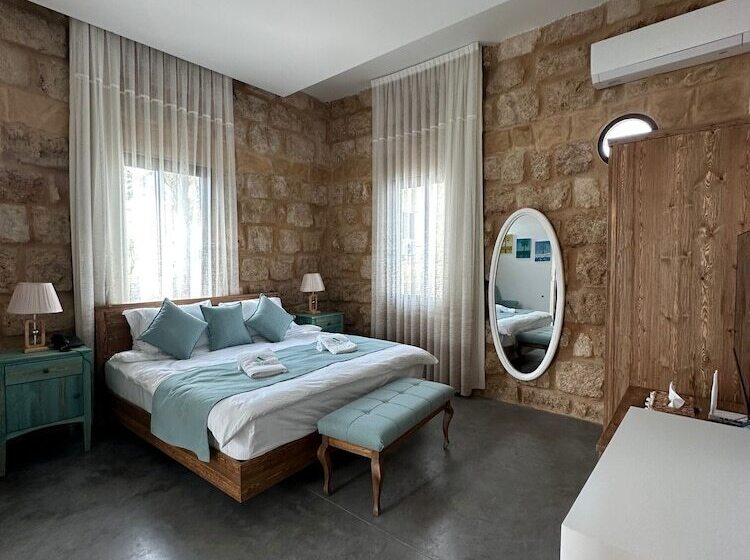 تختخواب و صبحانه Beit Laure