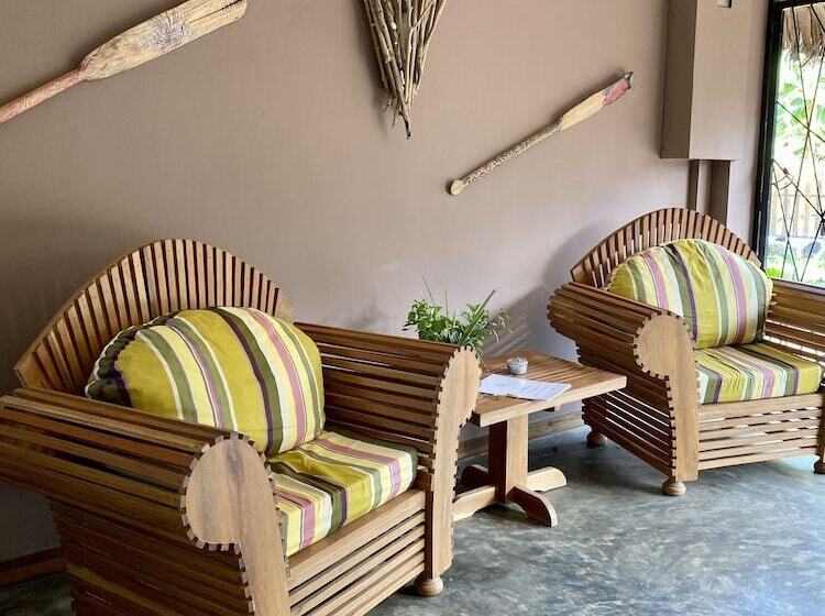 ベッドアンドブレックファースト La Perle Rare