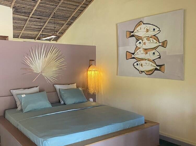 ベッドアンドブレックファースト La Perle Rare