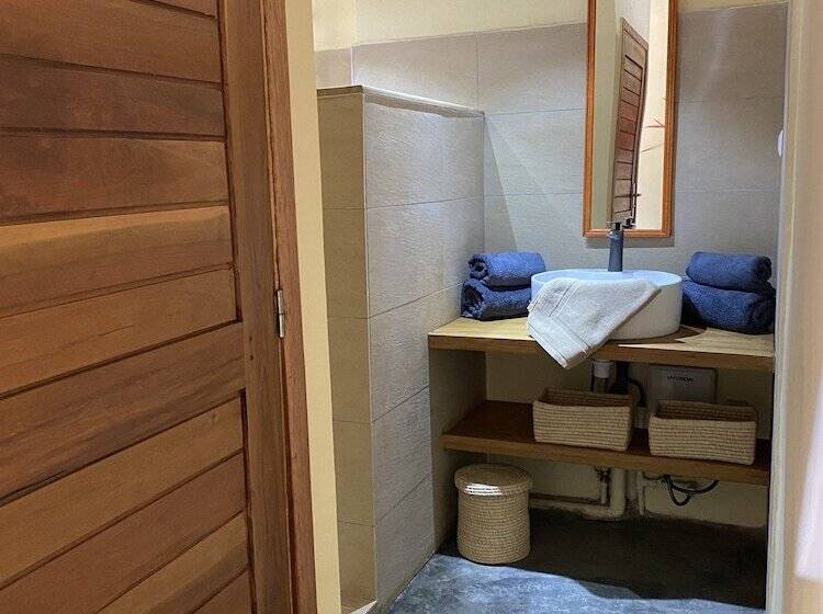 ベッドアンドブレックファースト La Perle Rare