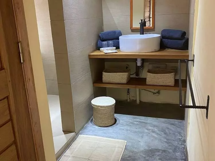 تختخواب و صبحانه La Perle Rare