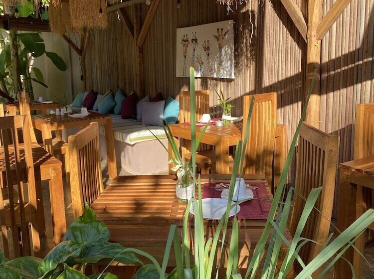 ベッドアンドブレックファースト La Perle Rare