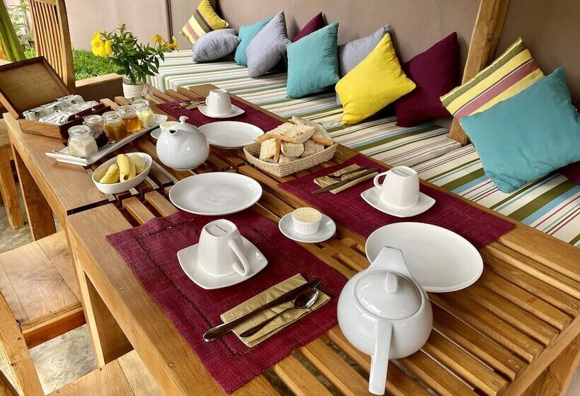 ベッドアンドブレックファースト La Perle Rare