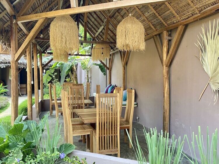 ベッドアンドブレックファースト La Perle Rare