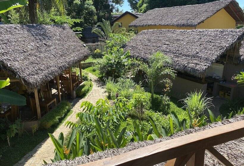 ベッドアンドブレックファースト La Perle Rare