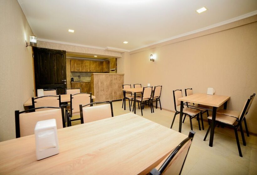 تختخواب و صبحانه Samta