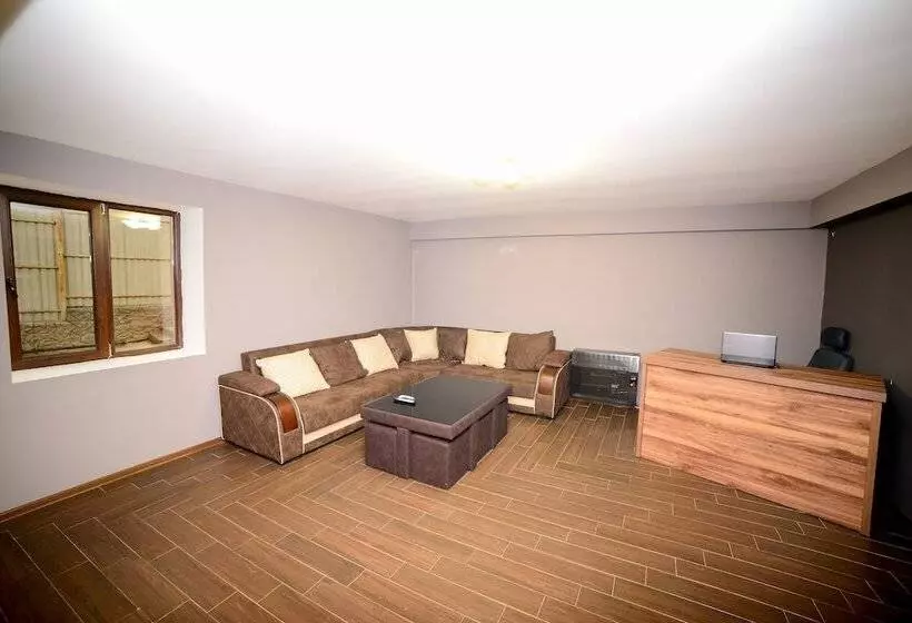 تختخواب و صبحانه Samta