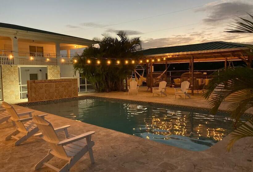 هتل El Flamingo Beach Club