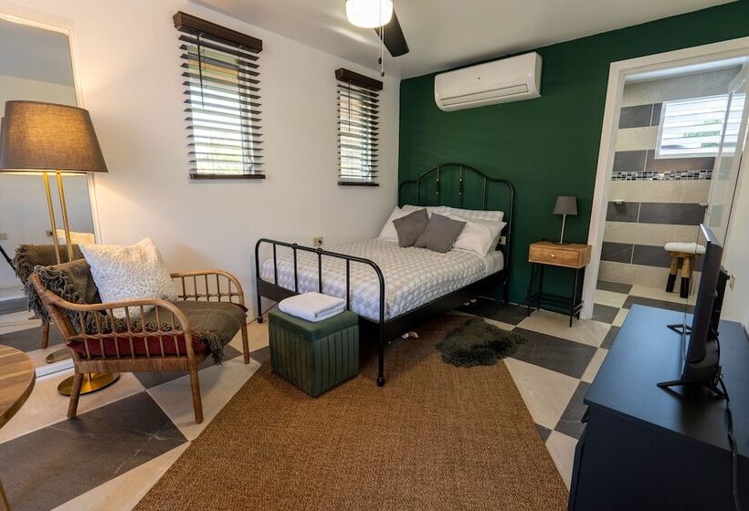 هتل El Flamingo Beach Club