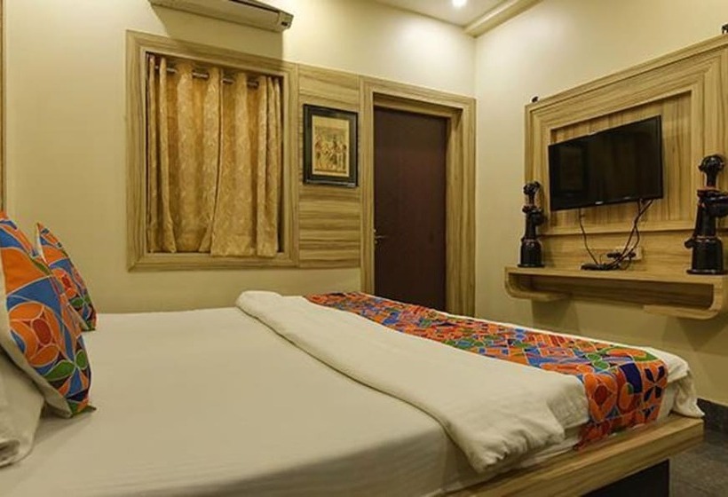 Hotel Fabexpress Shivalya