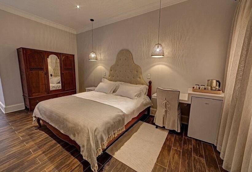 هتل Lagoon Suites Guesthouse Cc