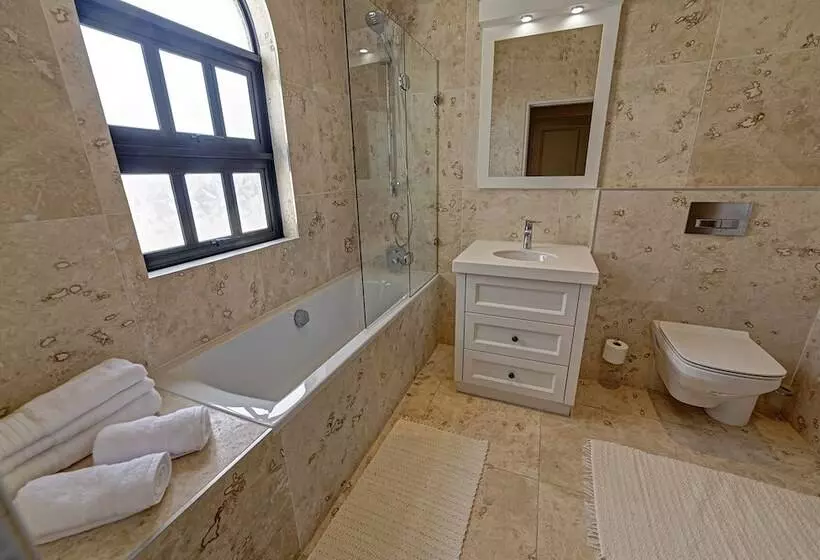 هتل Lagoon Suites Guesthouse Cc