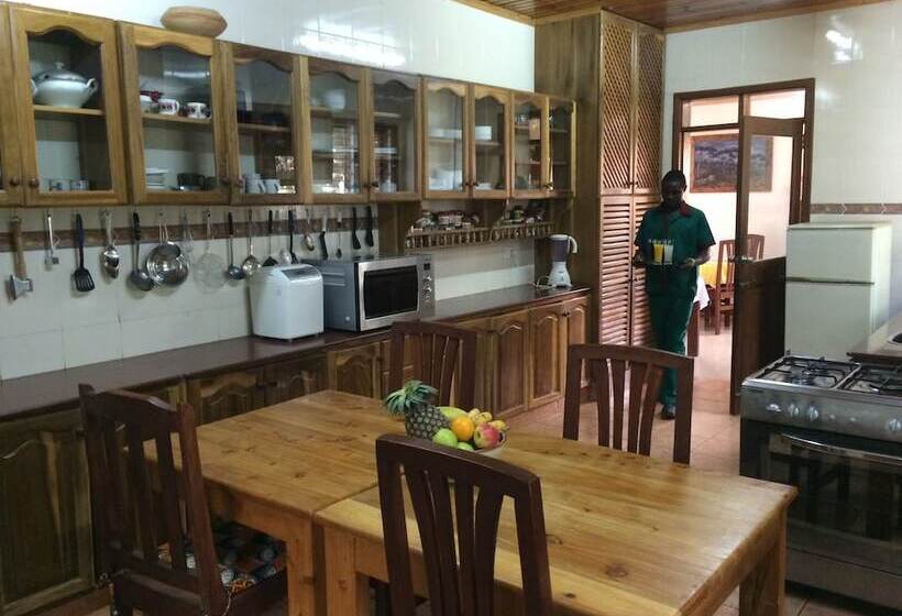 Bed and Breakfast Safariland Cottages