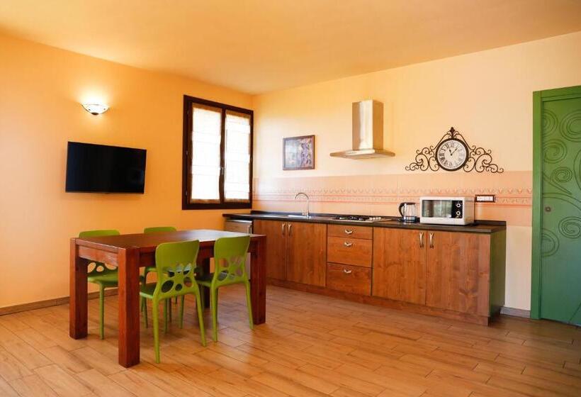 פונדק Leonardo Resort