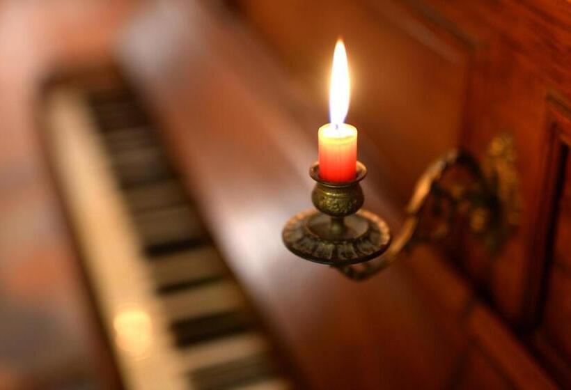 פונדק Leonardo Resort