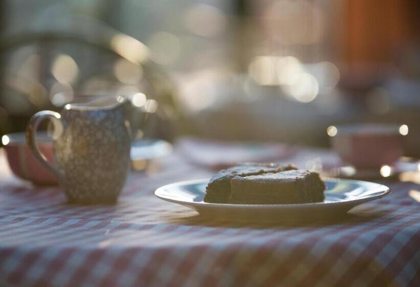 פונדק Leonardo Resort